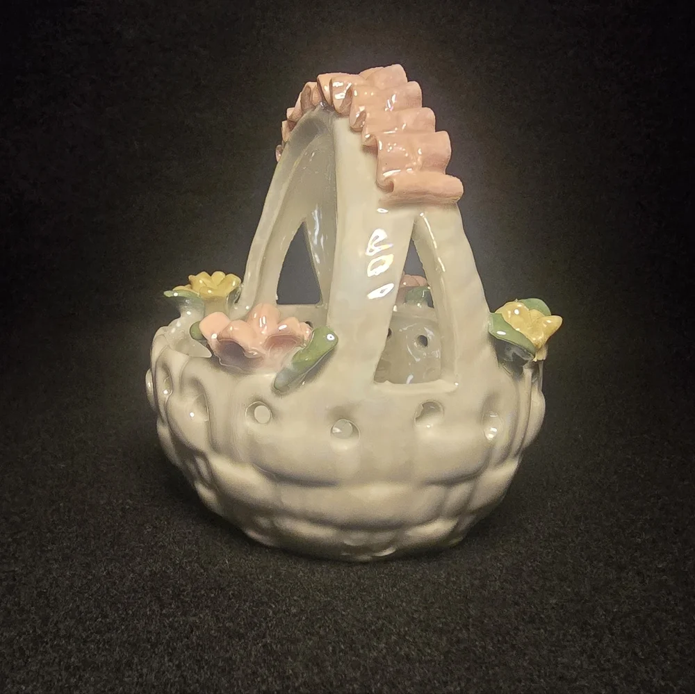 Vintage ceramic basket